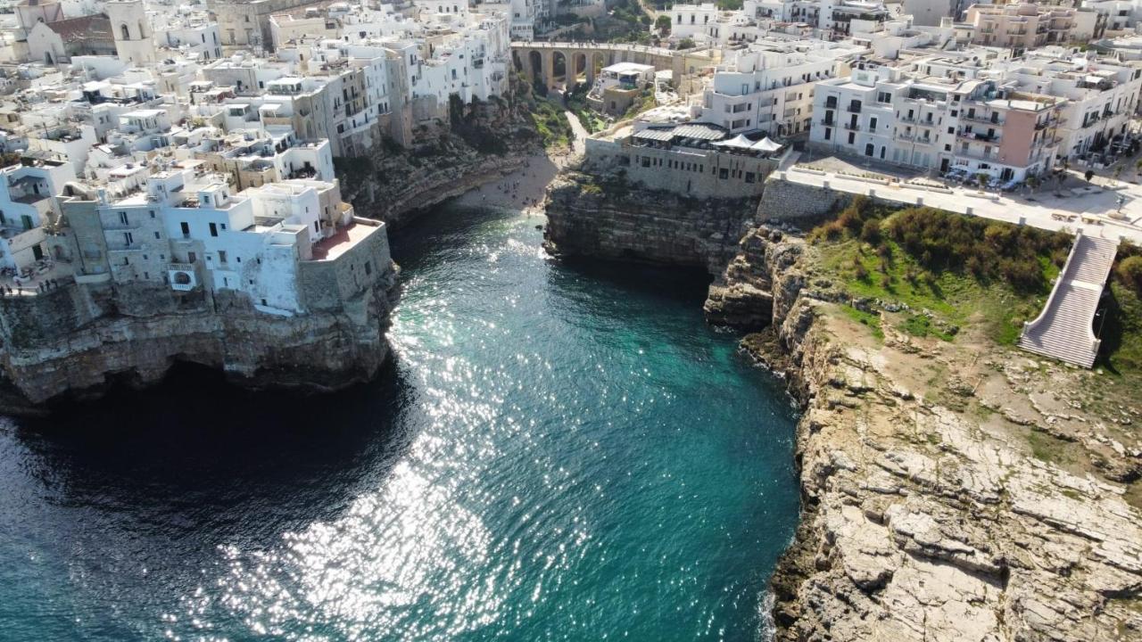 Polignano A Mare: Sulla Piazza Di Domenico Modugno Villa Exterior photo
